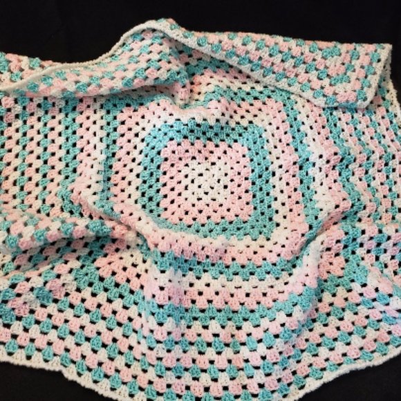 Crochet Sweet Baby Blanket/New - Picture 1 of 5
